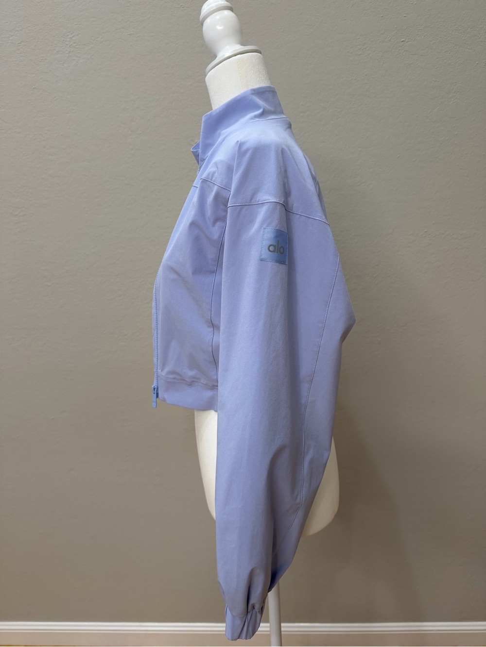 ALO Yoga Clubhouse Jacket Light Provence Blue Cropped Full Zip S NWOT - Picture 2 of 6